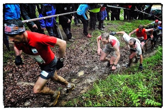 Luis A Hernando and Tom Owens in the early stages of Zegama 2012 copyright Ian Corless