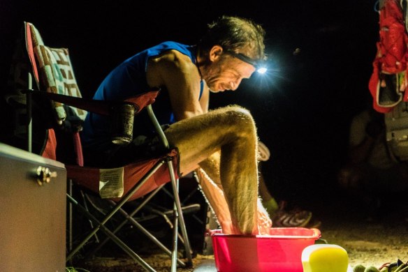 karlmeltzer_washingfeet